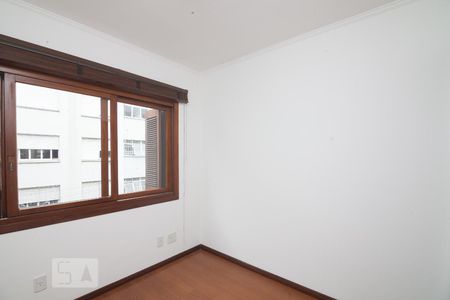 Dormitório 1 - Detalhe janela de apartamento para alugar com 2 quartos, 62m² em Bela Vista, Porto Alegre