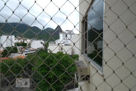 Apartamento para alugar com 106m², 2 quartos e 1 vagaÁrea de Serviço Vista