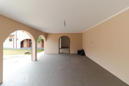 Casa à venda com 980m², 6 quartos e 8 vagas Casa à venda com 980m², 6 quartos e 8 vagasGaragem