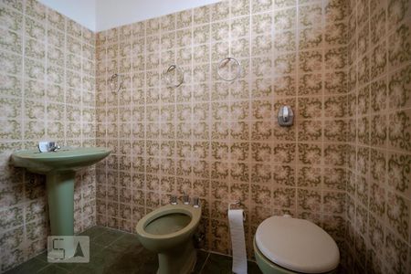 Casa à venda com 980m², 6 quartos e 8 vagas Casa à venda com 980m², 6 quartos e 8 vagasBanheiro 02