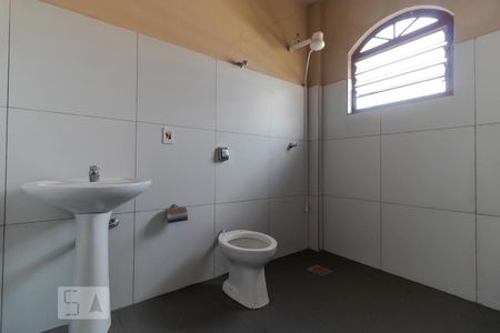 Casa à venda com 980m², 6 quartos e 8 vagas Casa à venda com 980m², 6 quartos e 8 vagasBanheiro 03