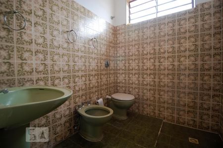 Casa à venda com 980m², 6 quartos e 8 vagas Casa à venda com 980m², 6 quartos e 8 vagasBanheiro 02