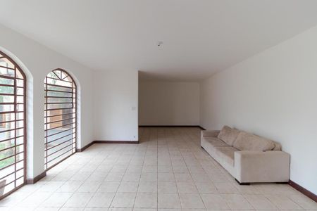Casa à venda com 980m², 6 quartos e 8 vagas Casa à venda com 980m², 6 quartos e 8 vagasSalas 01 e 02