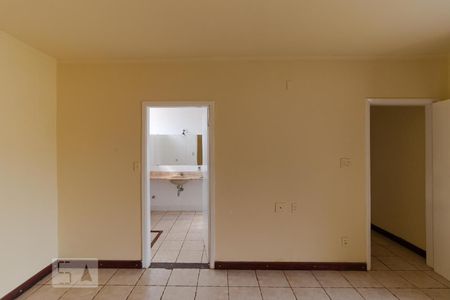 Casa à venda com 980m², 6 quartos e 8 vagas Casa à venda com 980m², 6 quartos e 8 vagasSala de TV