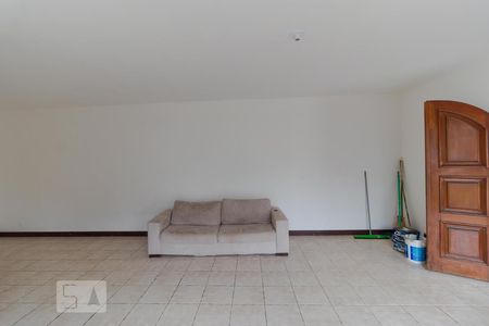 Casa à venda com 980m², 6 quartos e 8 vagas Casa à venda com 980m², 6 quartos e 8 vagasSalas 01 e 02