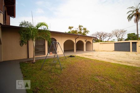 Casa à venda com 980m², 6 quartos e 8 vagas Casa à venda com 980m², 6 quartos e 8 vagasQuintal
