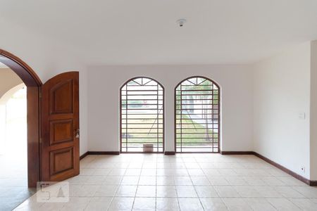 Casa à venda com 980m², 6 quartos e 8 vagas Casa à venda com 980m², 6 quartos e 8 vagasSalas 01 e 02