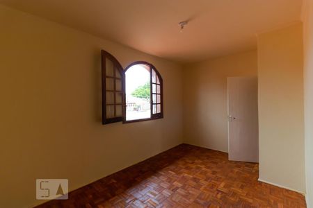 Casa à venda com 980m², 6 quartos e 8 vagas Casa à venda com 980m², 6 quartos e 8 vagasQuarto 02
