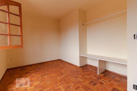 Casa à venda com 980m², 6 quartos e 8 vagas Casa à venda com 980m², 6 quartos e 8 vagasQuarto 03