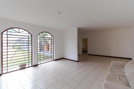 Casa à venda com 980m², 6 quartos e 8 vagas Casa à venda com 980m², 6 quartos e 8 vagasSalas 01 e 02