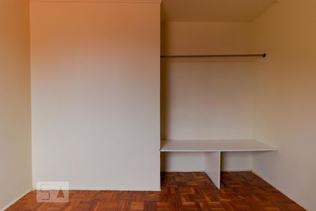 Casa à venda com 980m², 6 quartos e 8 vagas Casa à venda com 980m², 6 quartos e 8 vagasQuarto 02