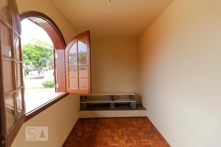 Casa à venda com 980m², 6 quartos e 8 vagas Casa à venda com 980m², 6 quartos e 8 vagasQuarto 01