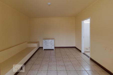 Casa à venda com 980m², 6 quartos e 8 vagas Casa à venda com 980m², 6 quartos e 8 vagasSala de TV