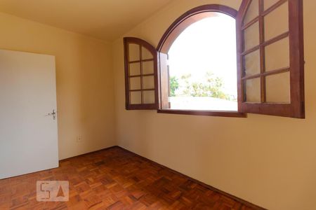 Casa à venda com 980m², 6 quartos e 8 vagas Casa à venda com 980m², 6 quartos e 8 vagasQuarto 01