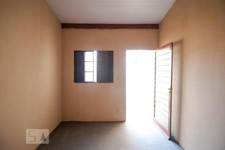 Casa à venda com 980m², 6 quartos e 8 vagas Casa à venda com 980m², 6 quartos e 8 vagasQuarto 04