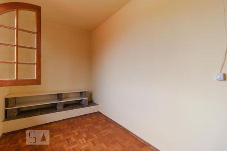 Casa à venda com 980m², 6 quartos e 8 vagas Casa à venda com 980m², 6 quartos e 8 vagasQuarto 01