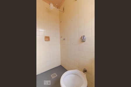 Casa à venda com 980m², 6 quartos e 8 vagas Casa à venda com 980m², 6 quartos e 8 vagasBanheiro da Suíte 02