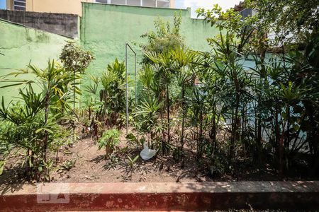 Casa à venda com 160m², 2 quartos e 4 vagas Casa à venda com 160m², 2 quartos e 4 vagasQuintal fundos