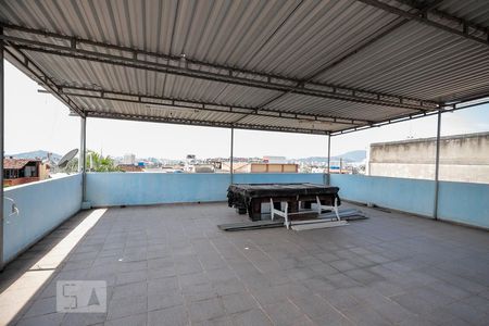 Casa à venda com 160m², 2 quartos e 4 vagas Casa à venda com 160m², 2 quartos e 4 vagasTerraço