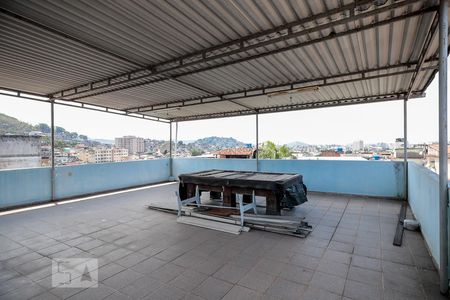 Casa à venda com 160m², 2 quartos e 4 vagas Casa à venda com 160m², 2 quartos e 4 vagasTerraço