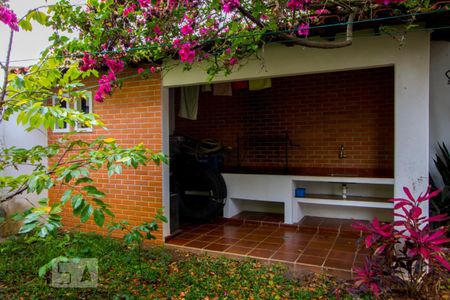 Casa à venda com 320m², 4 quartos e 6 vagasQuintal - Churrasqueira