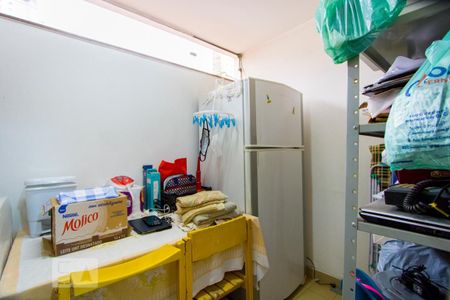 Casa à venda com 320m², 4 quartos e 6 vagasQuarto de serviço