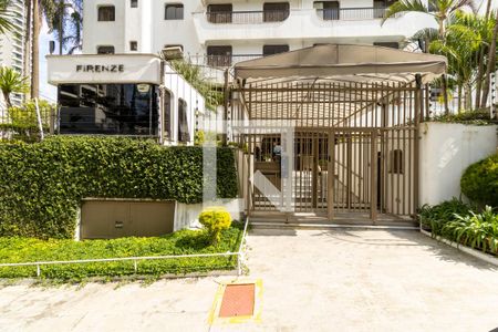 Apartamento à venda com 144m², 4 quartos e 2 vagasFachada e portaria