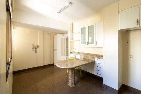 Apartamento à venda com 144m², 4 quartos e 2 vagasCozinha