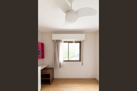 Apartamento à venda com 144m², 4 quartos e 2 vagasQuarto 2