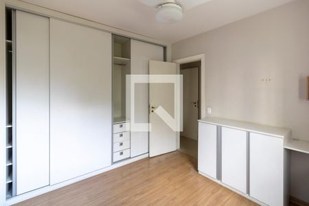 Apartamento à venda com 144m², 4 quartos e 2 vagasQuarto 2