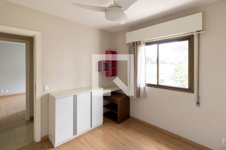 Apartamento à venda com 144m², 4 quartos e 2 vagasQuarto 2