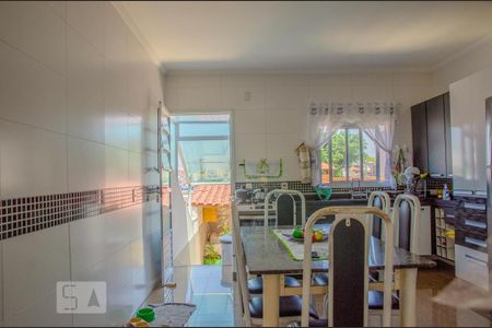 Casa à venda com 300m², 2 quartos e 3 vagasCozinha