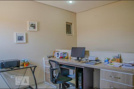 Casa à venda com 300m², 2 quartos e 3 vagasEscritório