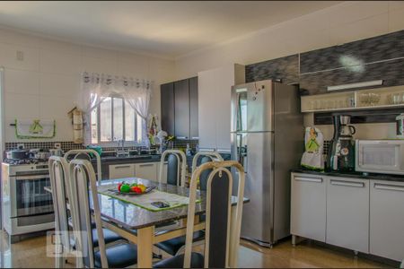 Casa à venda com 300m², 2 quartos e 3 vagasCozinha