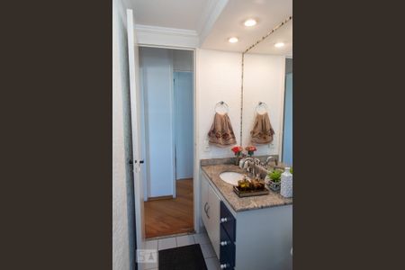 Apartamento à venda com 61m², 2 quartos e 1 vaga Apartamento à venda com 61m², 2 quartos e 1 vagaBanheiro