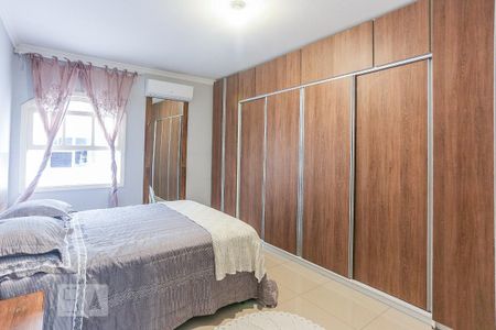 Casa à venda com 150m², 5 quartos e 3 vagasSuite