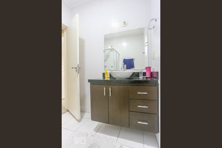 Casa à venda com 150m², 5 quartos e 3 vagasBanheiro