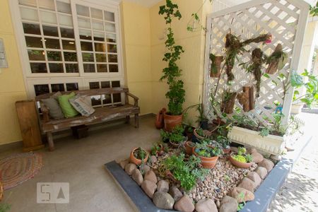 Casa à venda com 191m², 4 quartos e 2 vagas Casa à venda com 191m², 4 quartos e 2 vagasEntrada - Jardim