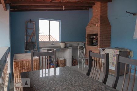 Casa à venda com 246m², 4 quartos e 2 vagasChurrasqueira