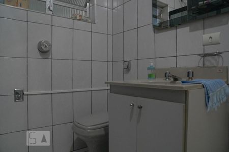 Casa à venda com 246m², 4 quartos e 2 vagasBanheiro