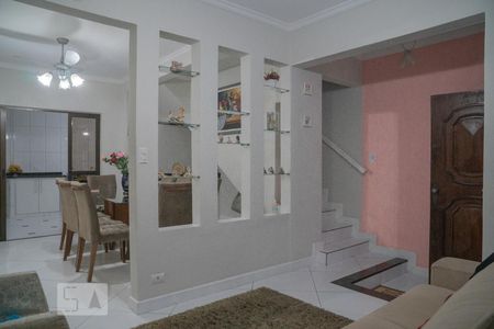 Sala de casa para alugar com 4 quartos, 246m² em Jardim Stella, Santo André