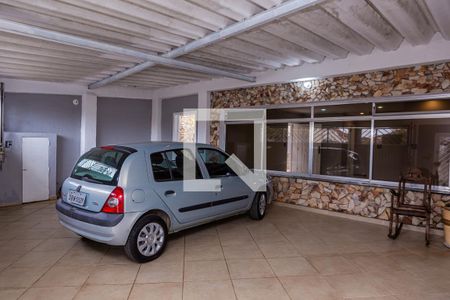 Casa à venda com 200m², 4 quartos e 3 vagas Casa à venda com 200m², 4 quartos e 3 vagasGaragem