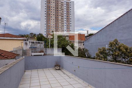 Casa à venda com 200m², 4 quartos e 3 vagas Casa à venda com 200m², 4 quartos e 3 vagasTerraço