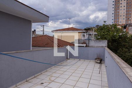 Casa à venda com 200m², 4 quartos e 3 vagas Casa à venda com 200m², 4 quartos e 3 vagasTerraço