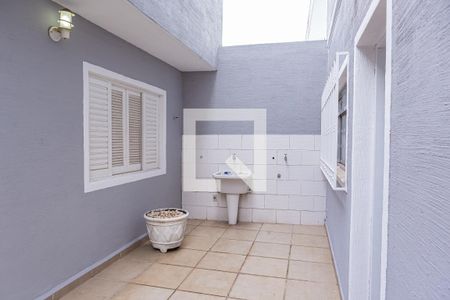 Casa à venda com 200m², 4 quartos e 3 vagas Casa à venda com 200m², 4 quartos e 3 vagasÁrea de Serviço