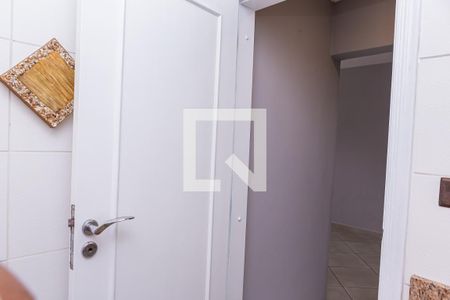 Casa à venda com 200m², 4 quartos e 3 vagas Casa à venda com 200m², 4 quartos e 3 vagasLavabo