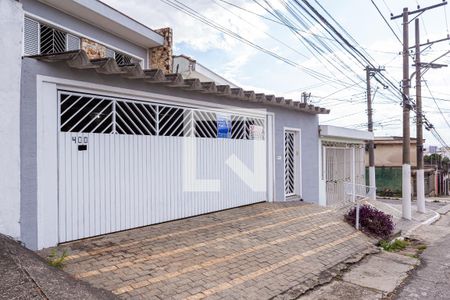 Casa à venda com 200m², 4 quartos e 3 vagas Casa à venda com 200m², 4 quartos e 3 vagasFachada