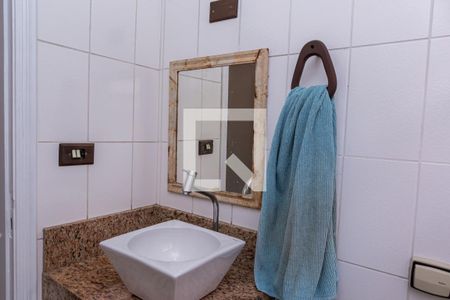 Casa à venda com 200m², 4 quartos e 3 vagas Casa à venda com 200m², 4 quartos e 3 vagasLavabo