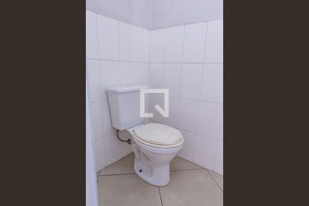 Casa à venda com 200m², 4 quartos e 3 vagas Casa à venda com 200m², 4 quartos e 3 vagasBanheiro Edícula