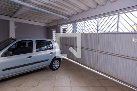 Casa à venda com 200m², 4 quartos e 3 vagas Casa à venda com 200m², 4 quartos e 3 vagasGaragem